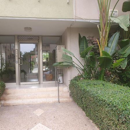 Belle Chambre Confortable Bed & Breakfast Netanya Bagian luar foto
