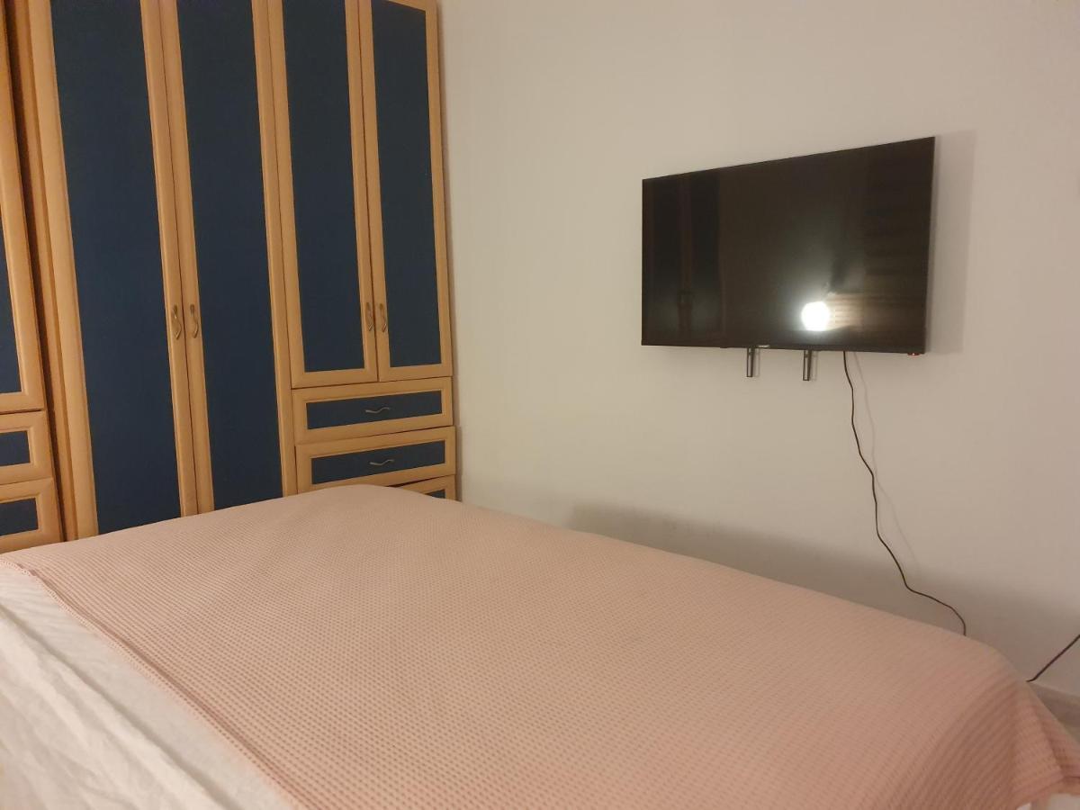 Belle Chambre Confortable Bed & Breakfast Netanya Bagian luar foto