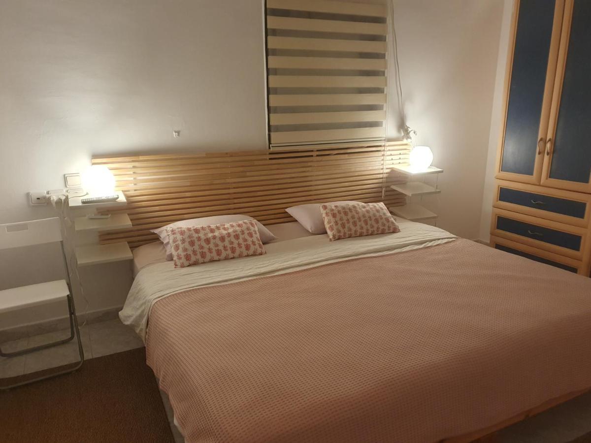 Belle Chambre Confortable Bed & Breakfast Netanya Bagian luar foto