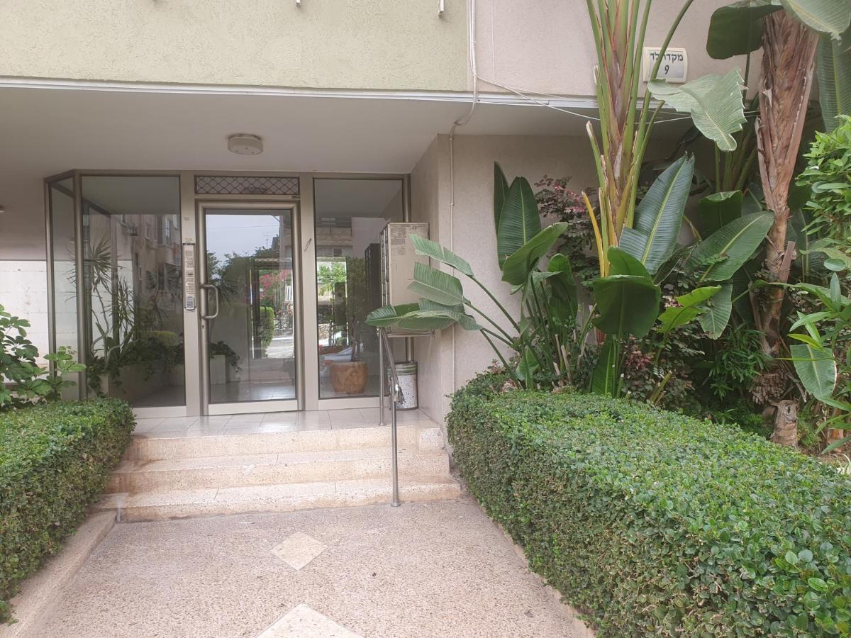 Belle Chambre Confortable Bed & Breakfast Netanya Bagian luar foto